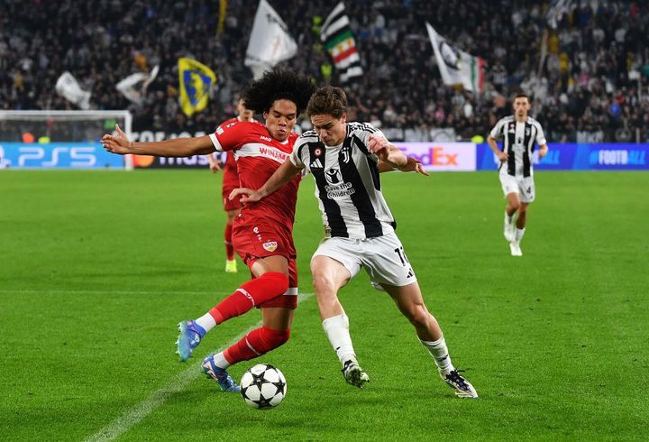 欧州で大ブレイク中！20歳の日本人DFがインタビューで明かす、チームでの評価 「対人で潰すプレーとか…」