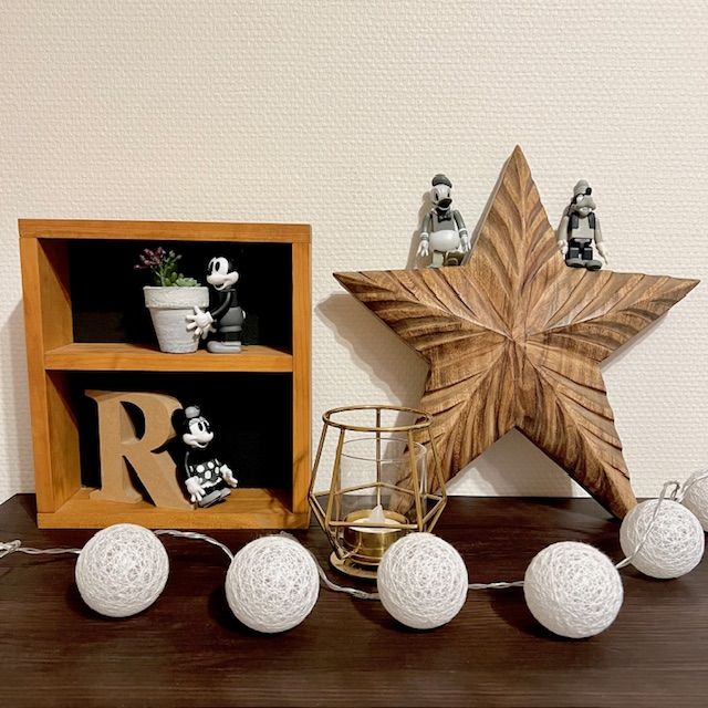 インテリアに忍ばせたフィギュアの飾り方