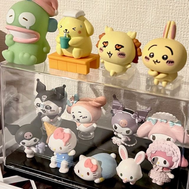 100均のケースで見せるフィギュアの飾り方