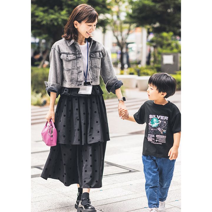 短丈のGUのGジャンが甘スカートコーデと相性抜群