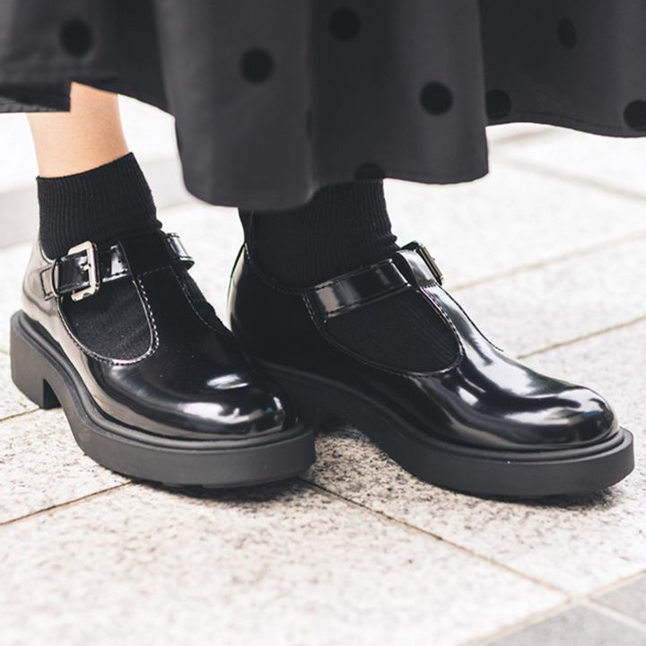 丸っこいフォルムが可愛い ZARAのフラットシューズ