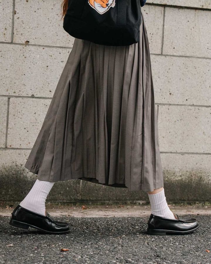 秋冬に真似したい“マキシスカート”のお手本コーデ5選。お洒落な足元にも注目！【TOKYO SNAP】