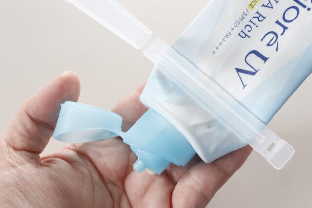 セリア コスメチューブ絞り 使用例