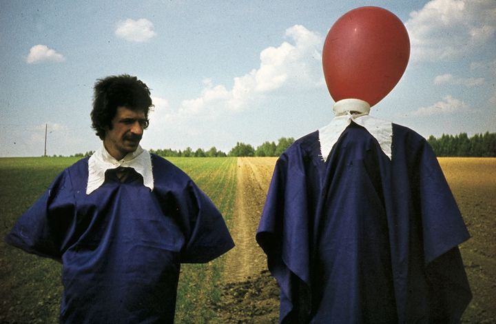 集団行為《第３案》（1978年）。モスクワ郊外に集まりアクションを行った芸術家集団。