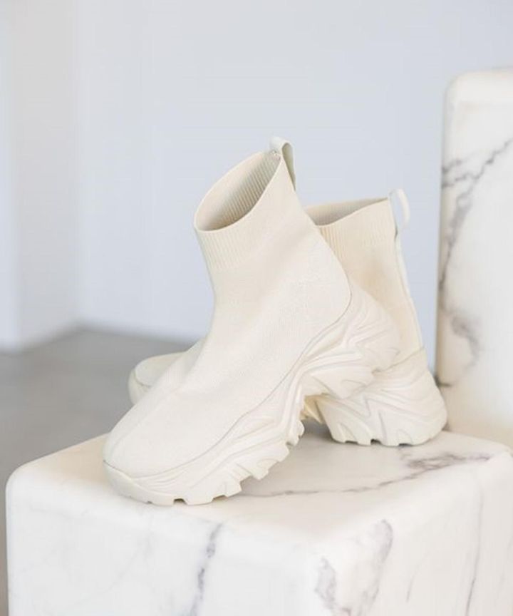 画像1: 出典：and ST