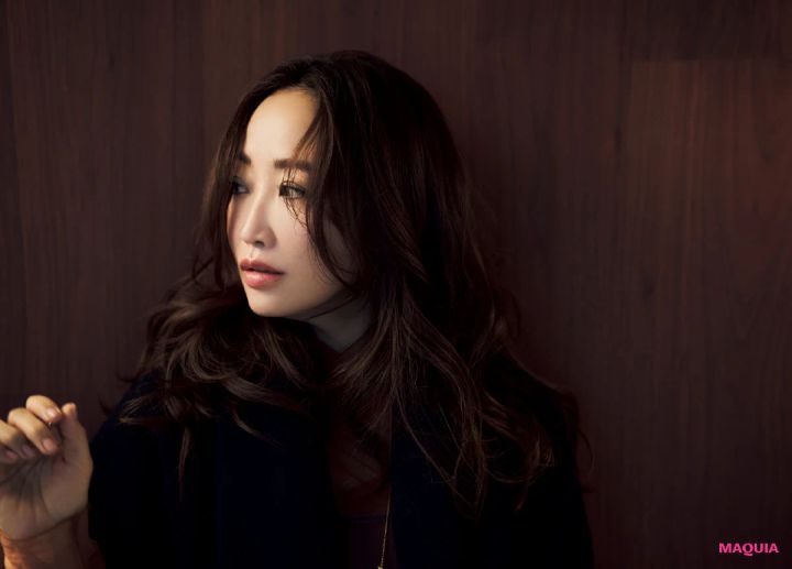 神崎 恵さんのMYベーシックを公開。アイシャドウ、ヘアスタイル、冬ファッションも_5