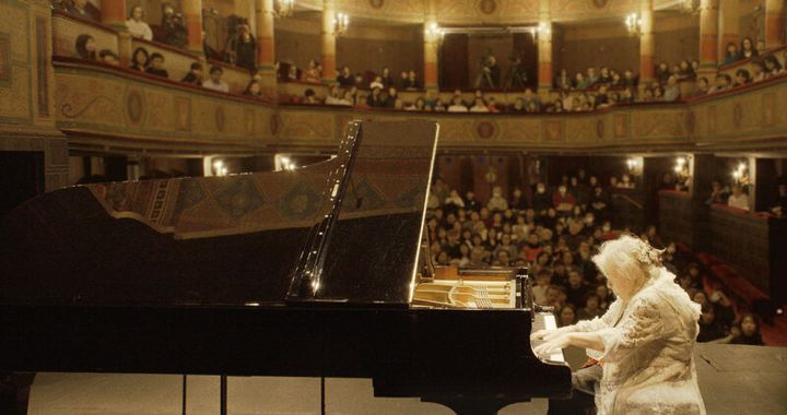 『恋するピアニスト フジコ・ヘミング』 監督・構成・編集：小松荘一良 出演：フジコ・ヘミング 新宿ピカデリーほか全国公開中