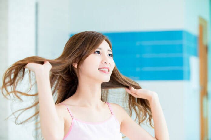 美人でも不潔に見える... 髪のパサつきの原因5選