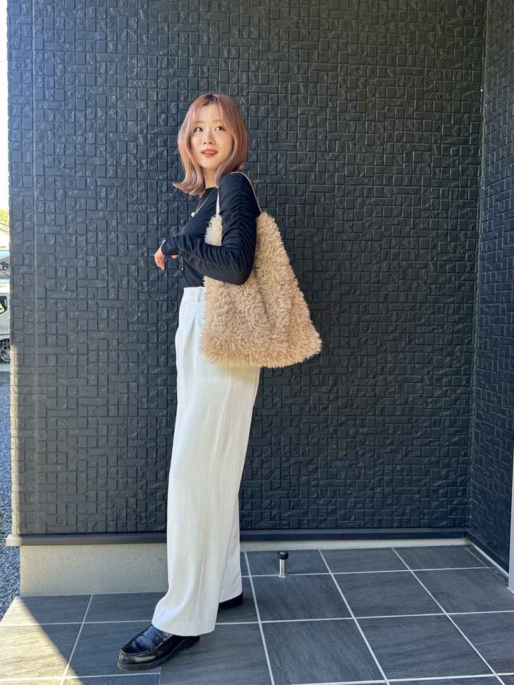 画像: 袖のギャザーがポイント！