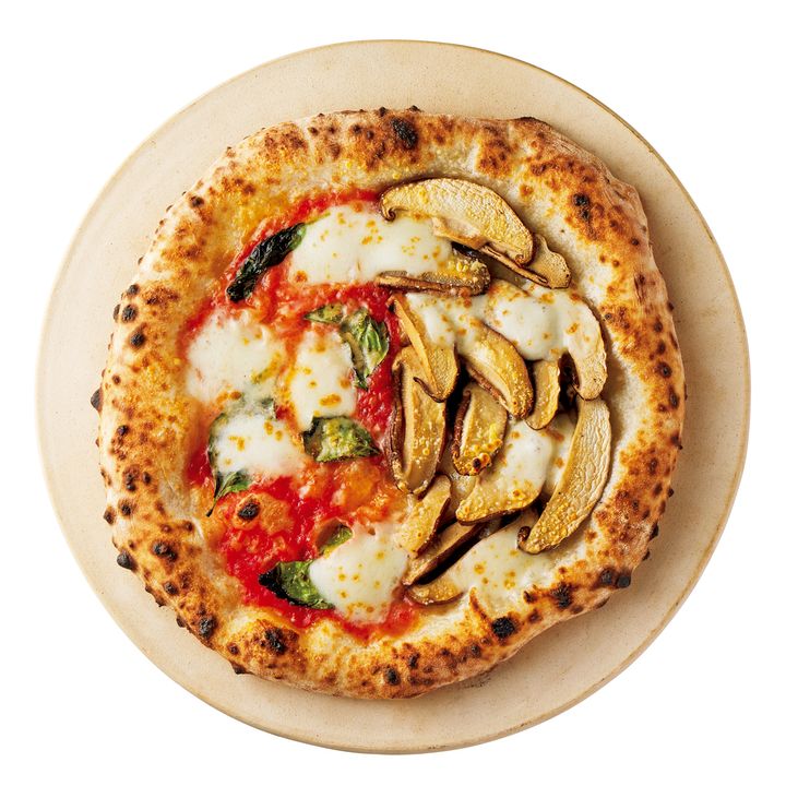 新宿御苑前〈GRIN〉のマルゲリータ しいたけ（ハーフ＆ハーフ）