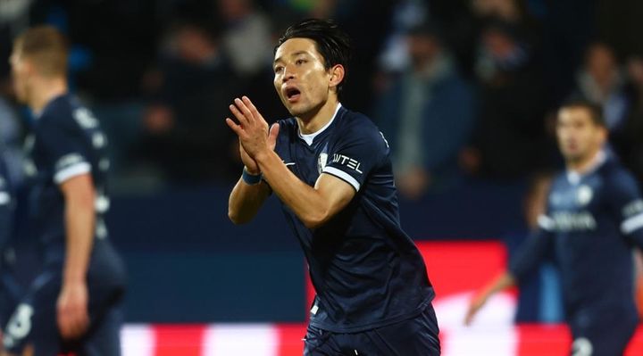 日本人の天才レフティ、ドイツ王者を絶望させる劇的ゴール！監督は『鬼メンタル』を絶賛