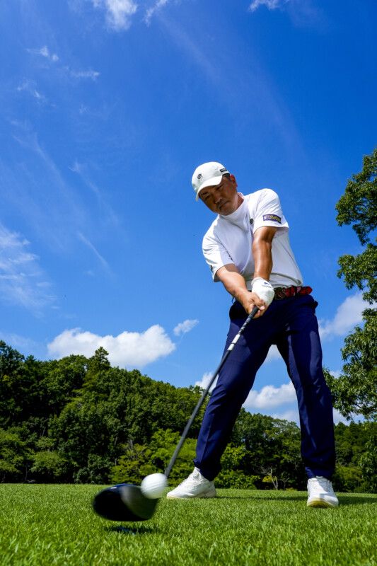 振りやすく打ちやすい短尺ドライバーはコレ！岩男健一プロが試打