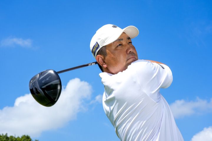 振りやすく打ちやすい短尺ドライバーはコレ！岩男健一プロが試打