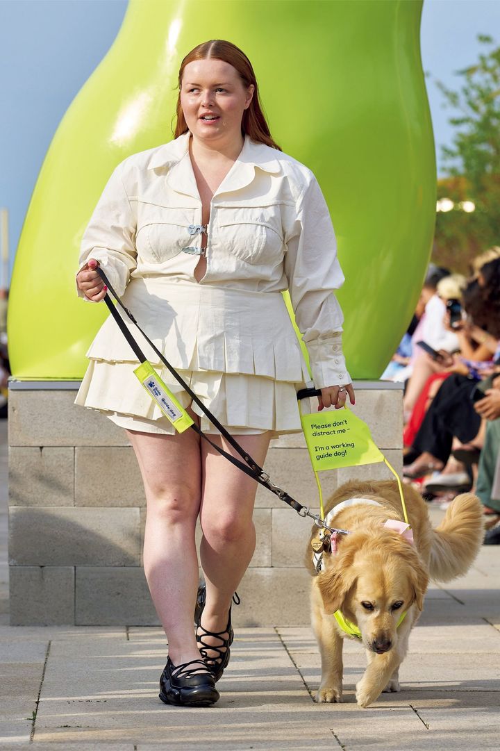 シネイド・オドワイヤー 2025年春夏コレクションより。 Photo_ Gorunway.com