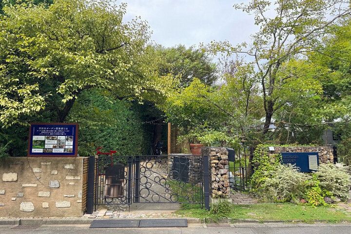 焼きたてクレープに舌鼓♪緑あふれる庭園カフェでお茶時間を。用賀「moderato on the green」