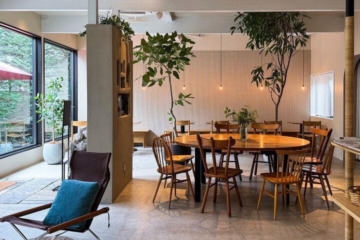 焼きたてクレープに舌鼓♪緑あふれる庭園カフェでお茶時間を。用賀「moderato on the green」