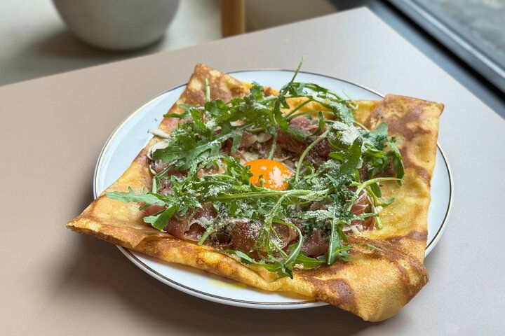 焼きたてクレープに舌鼓♪緑あふれる庭園カフェでお茶時間を。用賀「moderato on the green」