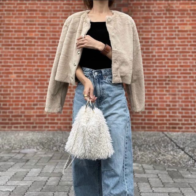 テディカーディガンを着たコーデ