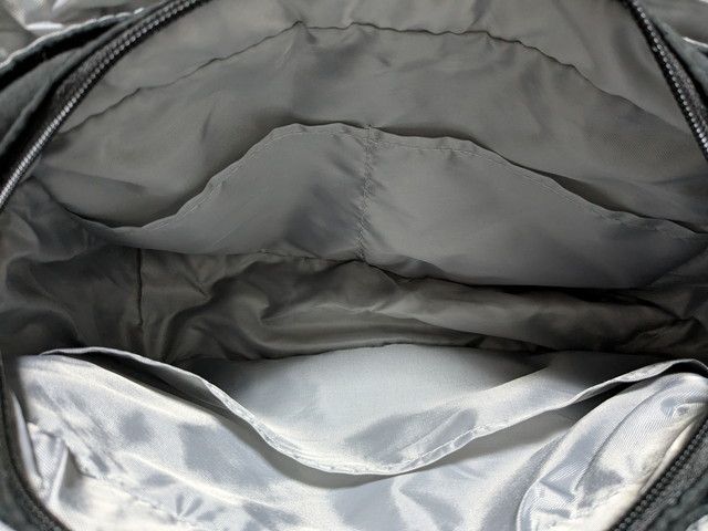 軽量スターキルティングバッググレーの裏地
