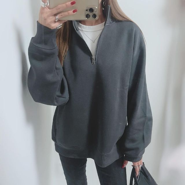 ヘビーウェイトスウェットハーフジッププルオーバーを着たコーデ