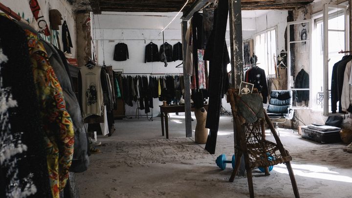 ヴィンテージ服のポップアップイベントの様子