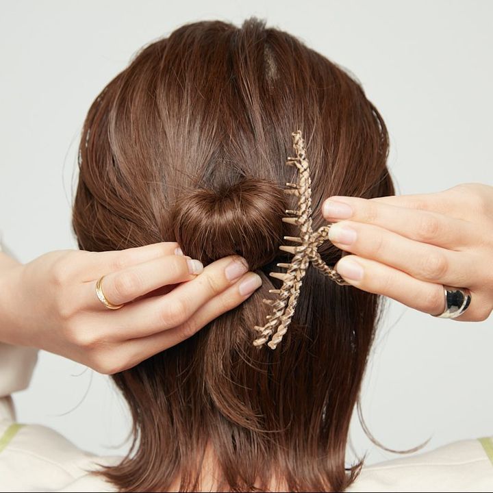 ハーフアップは耳上が基準