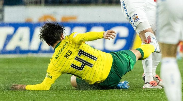 日本代表選手のタックル、宿敵OBが激怒！「あれはレッドカードだ！謝れば済む話ではない」