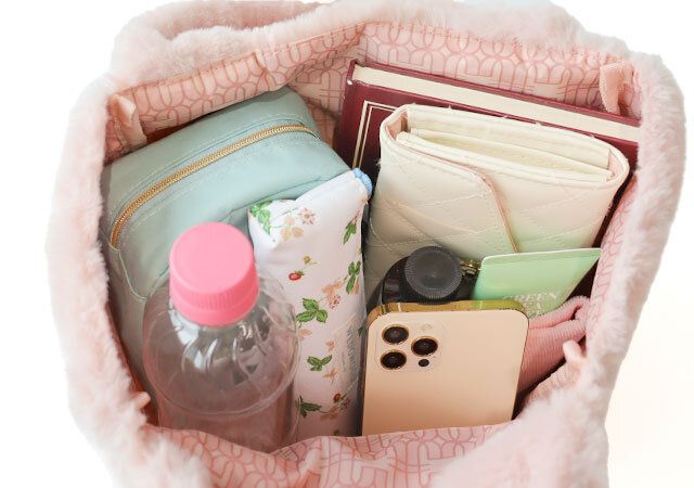 宝島社sweet12月号付録のジルスチュアートファーバッグ4