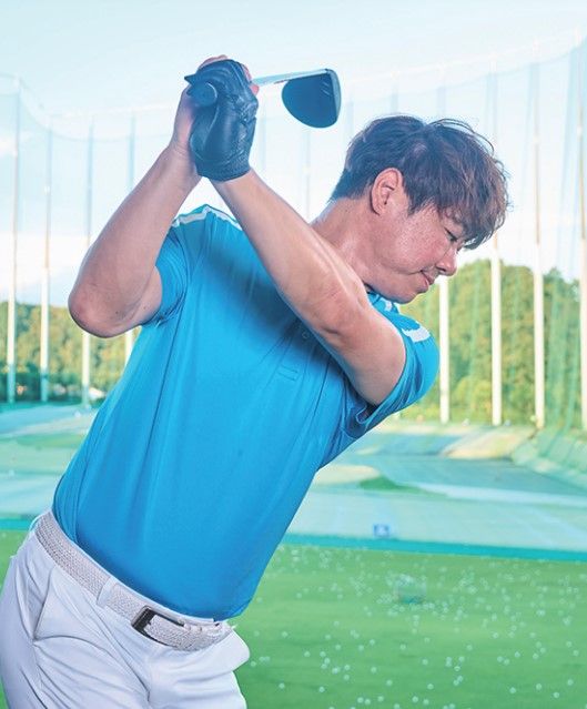 岩井明愛の「真っすぐ飛ばせるトップ」をプロが解説！簡単にマネする方法は？