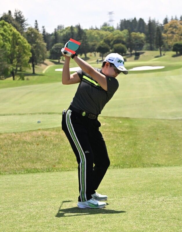 岩井明愛の「真っすぐ飛ばせるトップ」をプロが解説！簡単にマネする方法は？