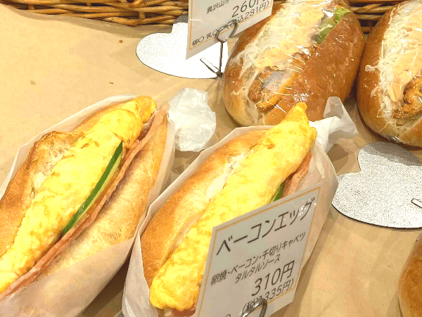 人気のベーコンエッグ