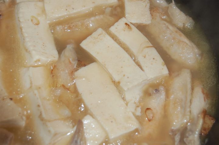 手羽先と豆腐の煮込み