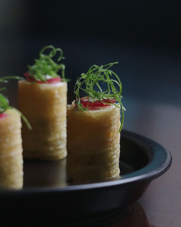 「ラブレター」と名付けられたアボガド、レッドオニオンとフレッシュクリームの一品。Photo_ Nirmala Patil