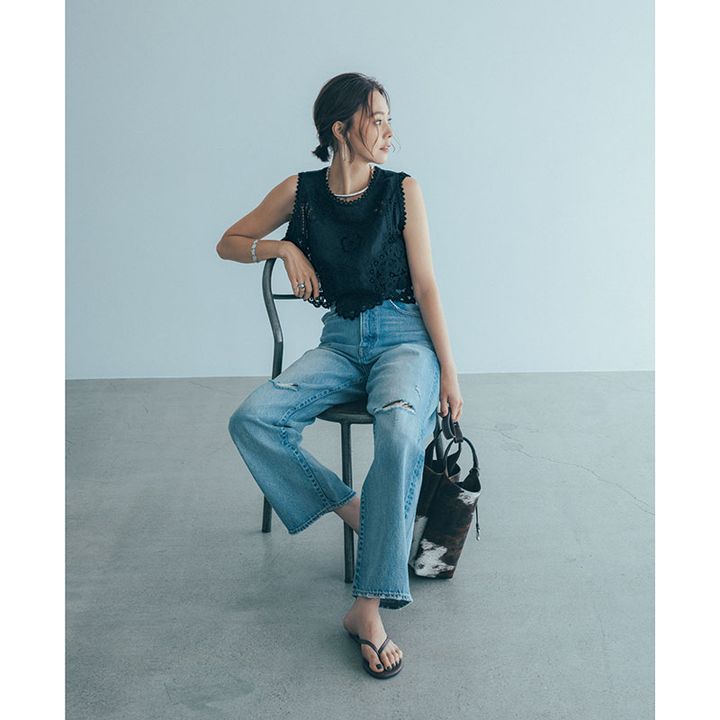 レストップス×ジーンズコーデの浅見れいなさん