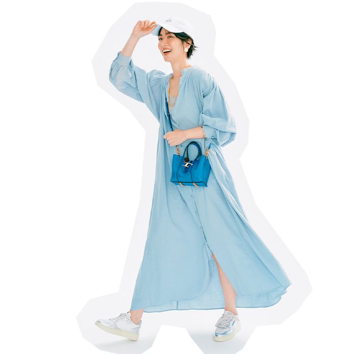 シャツワンピ×キャップコーデの阪井まどかさん