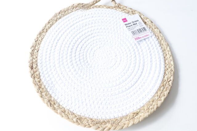 ダイソーの水草ランチョンマットのパッケージ