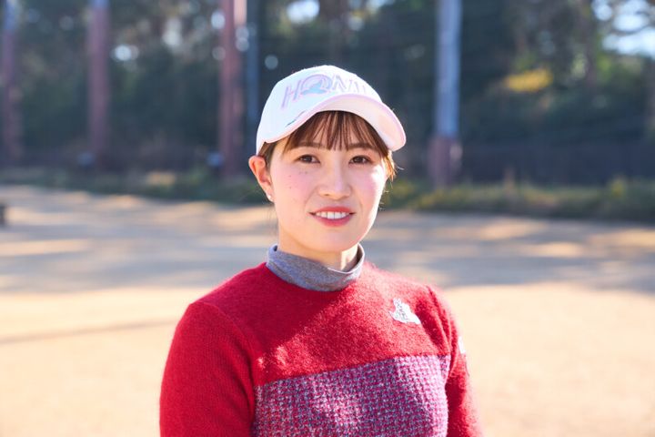 パターで真っすぐ打てる握り方とは？「6本指で…」と女子プロが解説