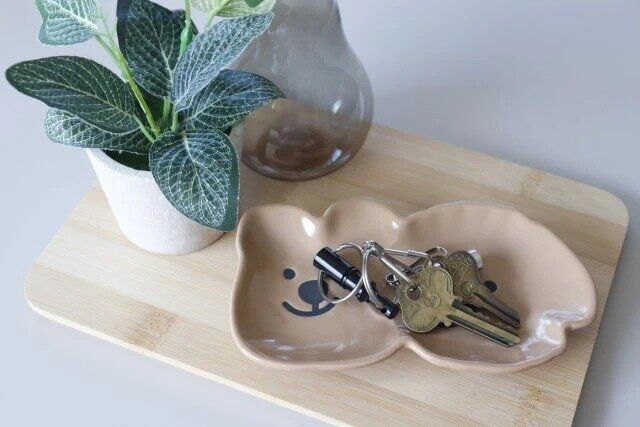 セリアのレクタングルプレート ダイカットモフアニマルを小物入れとして使用