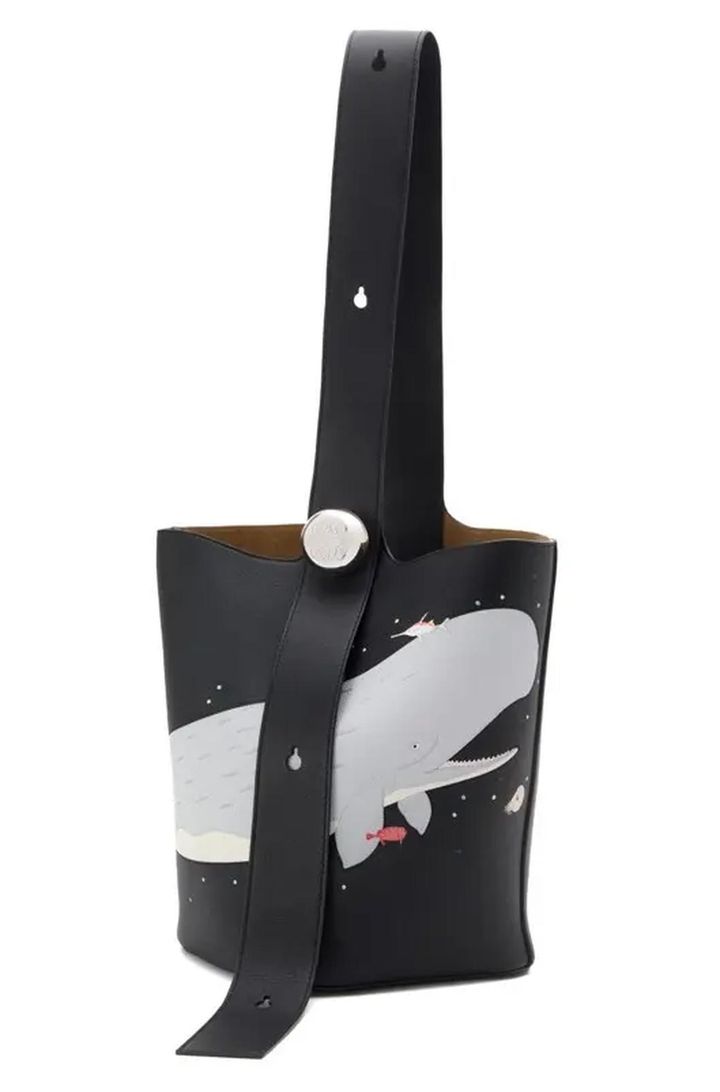 画像: クジラ ぺブル バケットバッグ (W24.5×H28×D13.5cm) \412,500