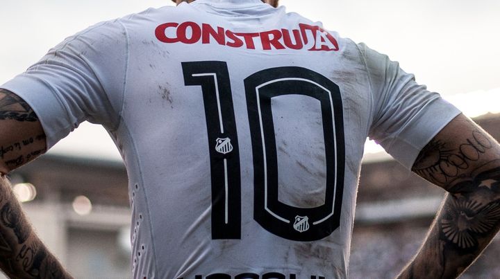 2部降格の名門、昇格決定！Jリーグから”強奪”された監督は、元Jリーガーに言及「日本から来たので…」