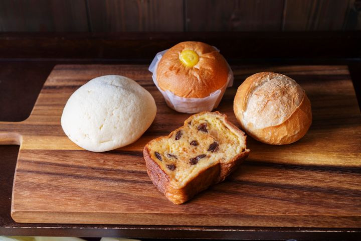 〈パン屋ふじ田〉の丸いハードロール