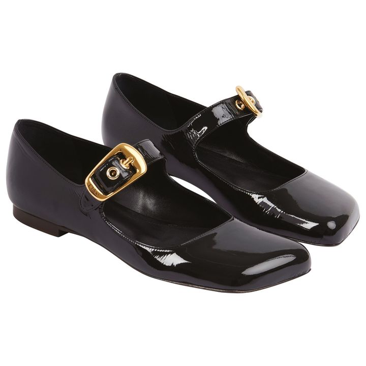 シューズ ￥136,400／CHLOÉ（クロエ カスタマーリレーションズ）