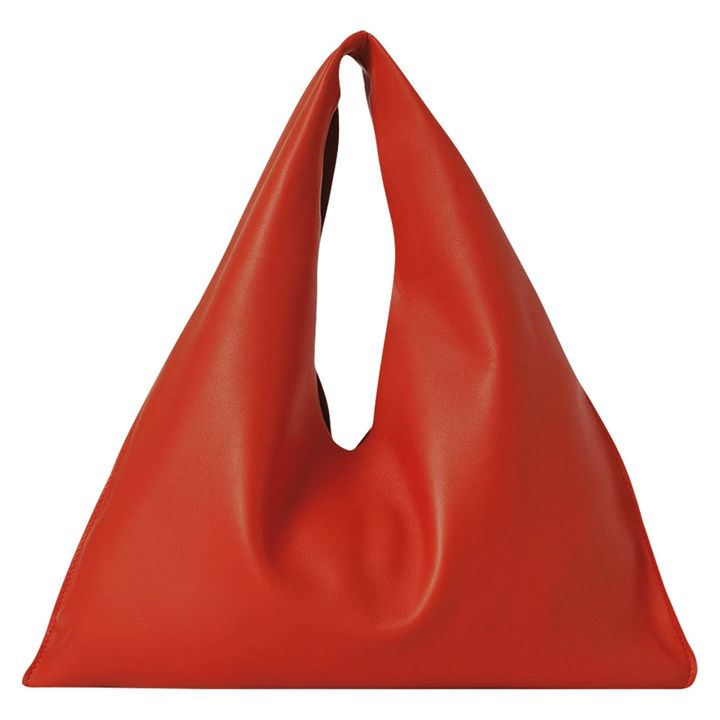 バッグ 本体 H25cm ￥174,900／THE ROW（ザ・ロウ・ジャパン）