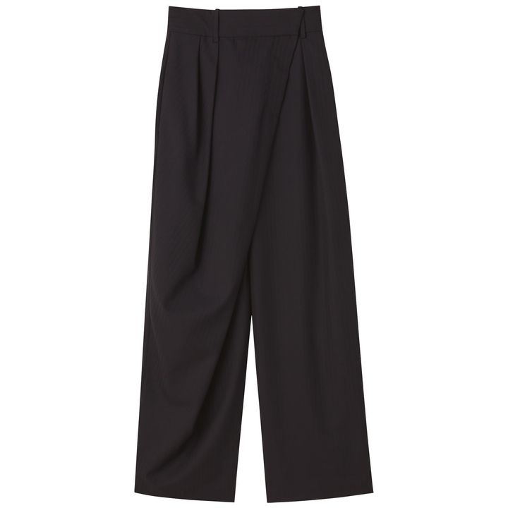 パンツ ￥196,900 （予定価格）／LOEWE（ロエベ ジャパ ン クライアントサービス）