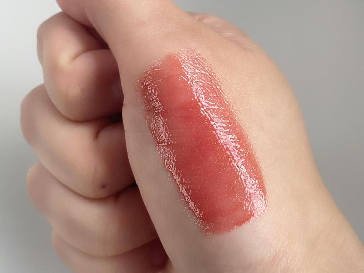 画像: 深みのある濃いピンクベージュにゴールドラメがいっぱい！