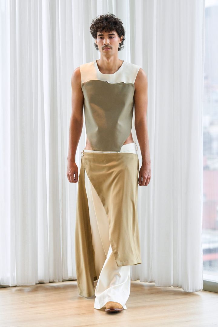 カンピーリョ 2025年春夏コレクションより。