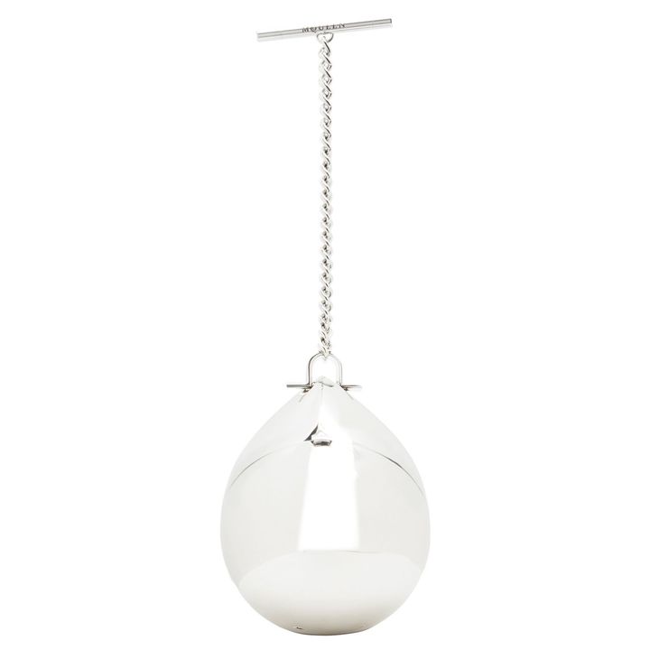 バッグ 本体 H22cm ￥1,311,640／McQUEEN （マックイーン）