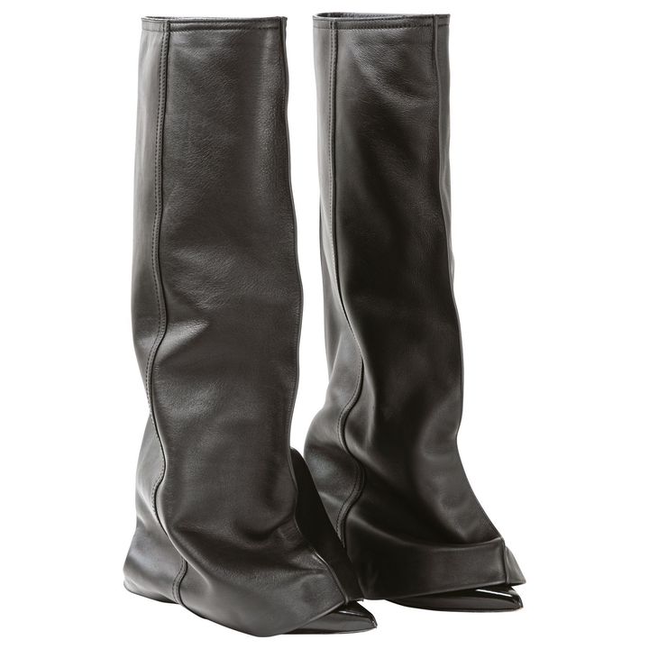 ブーツ ￥253,000／SACAI（サカイ）