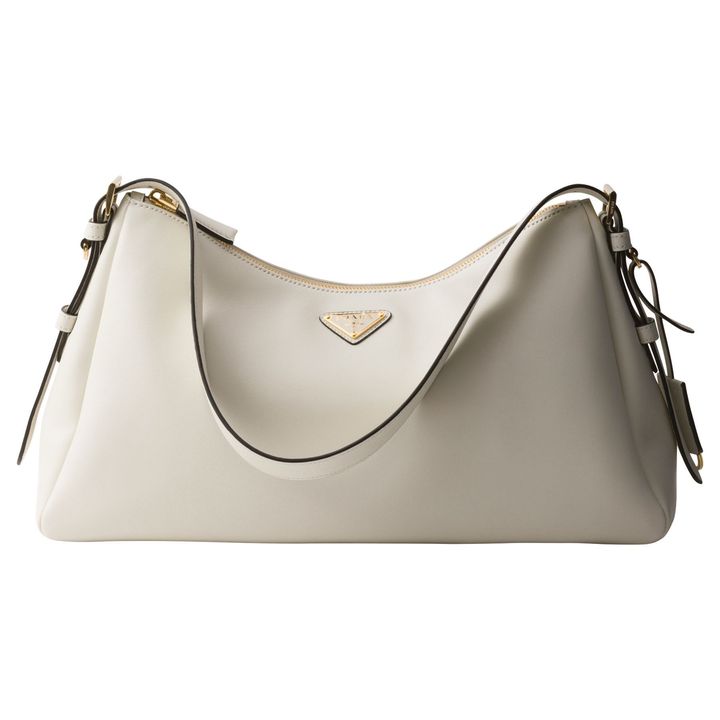 バッグ 本体 H23cm ￥478,500（予定価格）／PRADA（プラダ クライアントサービス）