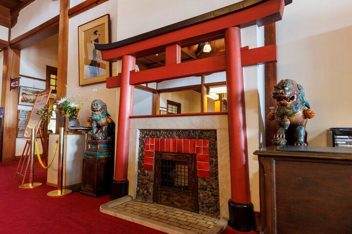 多くの著名人を魅了してきた憧れの「奈良ホテル」で、優雅なティータイムや奈良名物の茶がゆを